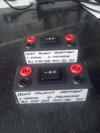 Ručný menič polarity